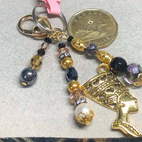🌹❤️Egyptian Queen Nefertiti keychain-purse bling-black and gold - Picture 7 of 10